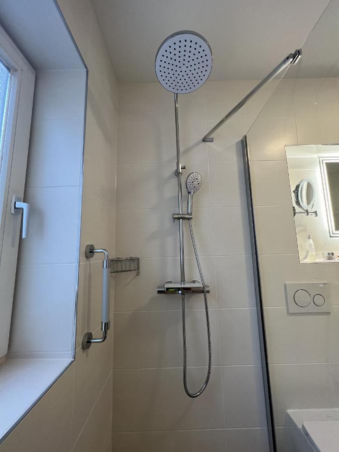 See-Luen Westerland Luaran gambar